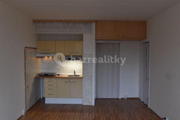 Small studio flat to rent, 29 m², Jordana Jovkova, Praha 12