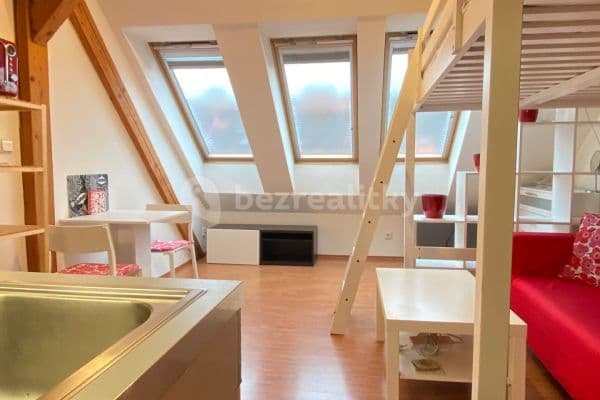 Small studio flat to rent, 26 m², Biskupcova, Praha Small studio flat to rent, 26 m², Biskupcova, Praha