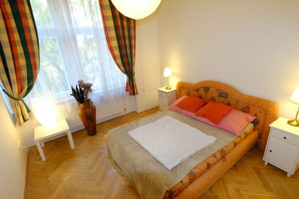 2 bedroom with open-plan kitchen flat to rent, 110 m², Šmilovského, Praha 2 bedroom with open-plan kitchen flat to rent, 110 m², Šmilovského, Praha