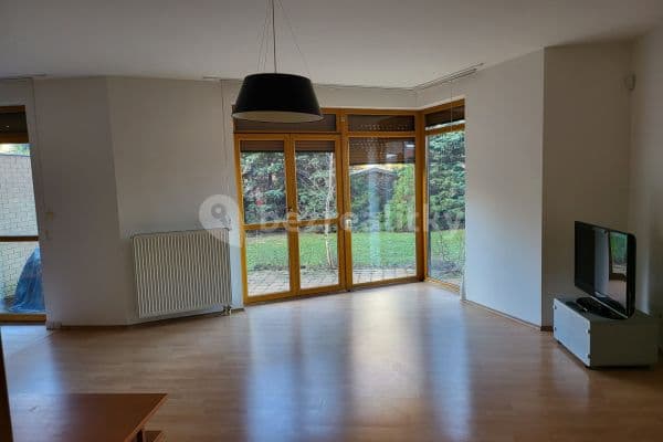 2 bedroom with open-plan kitchen flat to rent, 100 m², Naskové, Praha