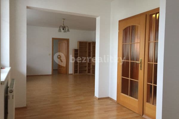 2 bedroom flat to rent, 68 m², Urešova, Praha
