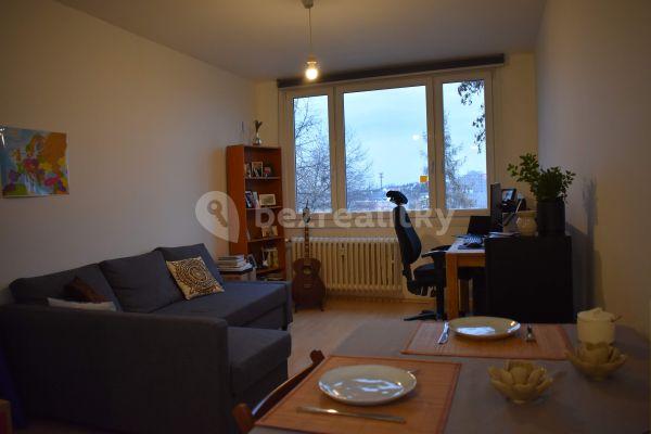 1 bedroom with open-plan kitchen flat for sale, 40 m², V Zápolí, Praha 4