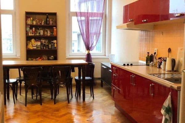 3 bedroom with open-plan kitchen flat to rent, 25 m², Pernerova, Praha 8 3 bedroom with open-plan kitchen flat to rent, 25 m², Pernerova, Praha 8