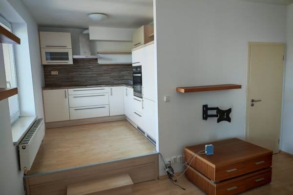 Studio flat to rent, 33 m², U Leskavy, Studio flat to rent, 33 m², U Leskavy,