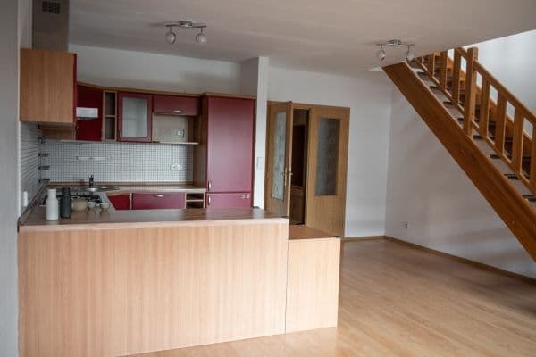 2 bedroom with open-plan kitchen flat to rent, 97 m², Velvarská, Horoměřice 2 bedroom with open-plan kitchen flat to rent, 97 m², Velvarská, Horoměřice