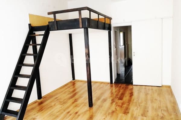 2 bedroom flat to rent, 48 m², Křižíkova, Praha