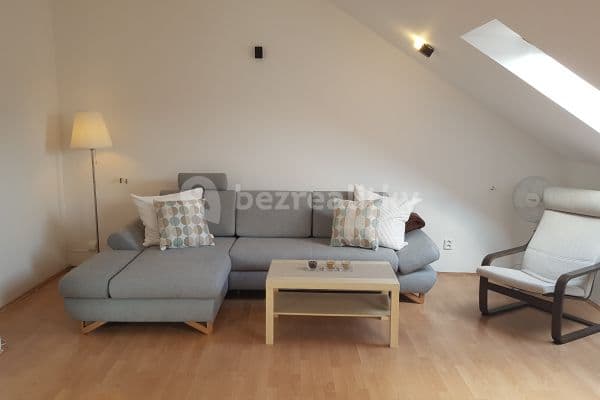 2 bedroom with open-plan kitchen flat to rent, 92 m², Uzoučká, Prague, Prague