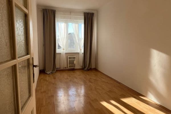 1 bedroom with open-plan kitchen flat to rent, 40 m², Ronkova, Praha 1 bedroom with open-plan kitchen flat to rent, 40 m², Ronkova, Praha
