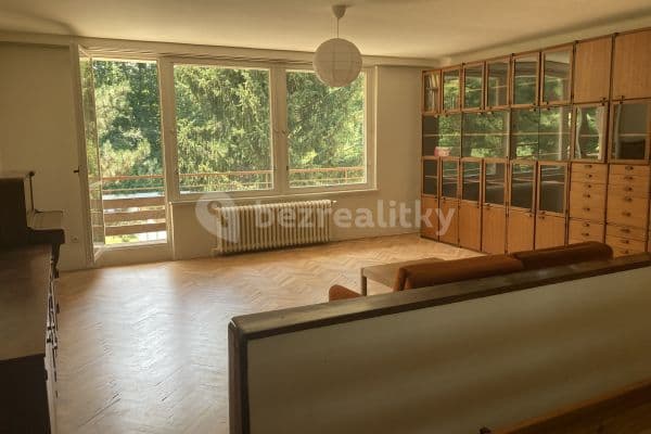 2 bedroom with open-plan kitchen flat to rent, 103 m², Na Vypichu, Prague, Prague