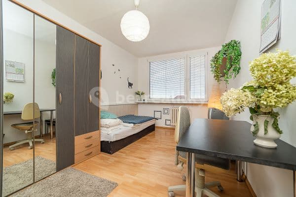 Small studio flat to rent, 20 m², U Stírky, 