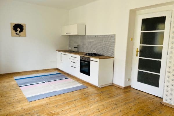 Studio flat to rent, 31 m², Radhošťská, Praha 3 Studio flat to rent, 31 m², Radhošťská, Praha 3