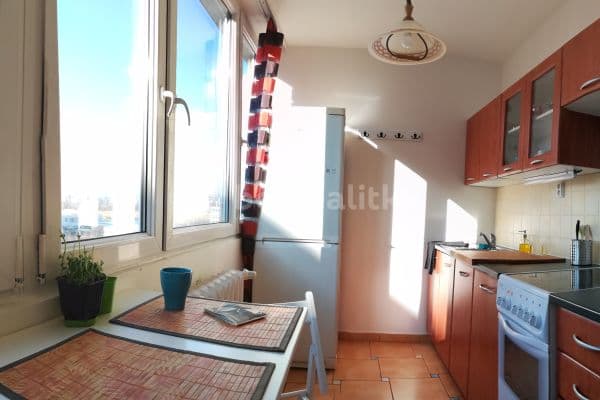 4 bedroom flat to rent, 72 m², Nekvasilova, 