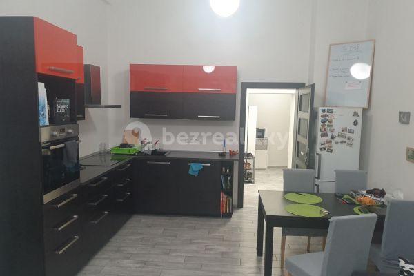 1 bedroom with open-plan kitchen flat to rent, 61 m², Havlíčkova, Pardubice, Pardubický Region