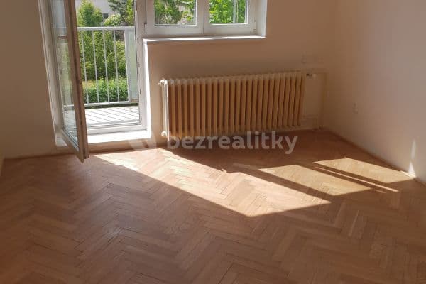 2 bedroom flat to rent, 63 m², Rožkova, Pardubice