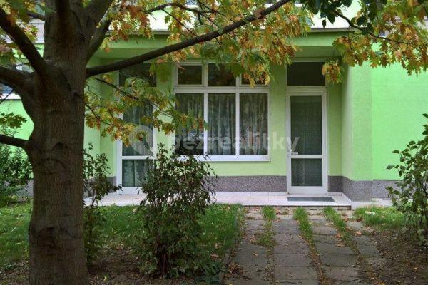 non-residential property to rent, 29 m², Machuldova, Praha 12