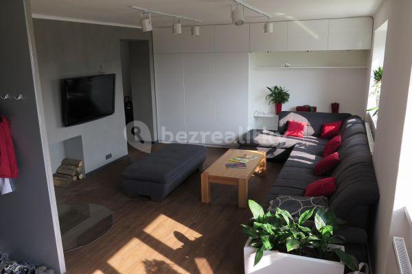 4 bedroom flat to rent, 164 m², Pikovická, 