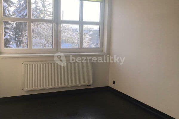 2 bedroom with open-plan kitchen flat to rent, 70 m², U Nadýmače, Praha 22