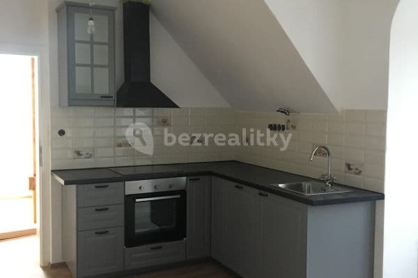3 bedroom flat to rent, 80 m², Podle Kačerova, Praha 3 bedroom flat to rent, 80 m², Podle Kačerova, Praha