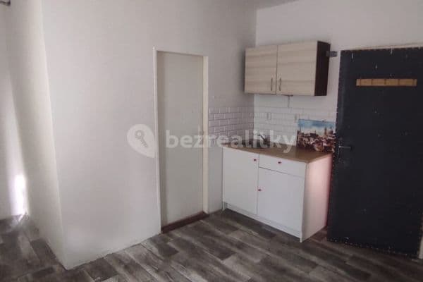 Small studio flat to rent, 22 m², Lidická, Kladno