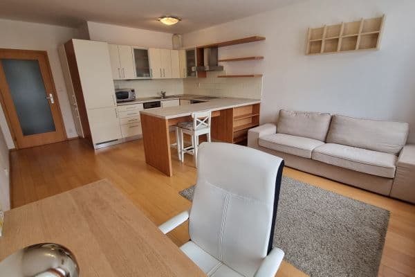 1 bedroom with open-plan kitchen flat to rent, 68 m², Kovanecká, Hlavní město Praha 1 bedroom with open-plan kitchen flat to rent, 68 m², Kovanecká, Hlavní město Praha