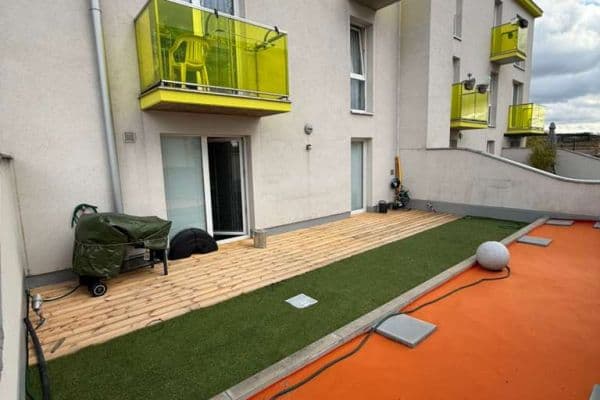 1 bedroom with open-plan kitchen flat to rent, 68 m², Jesenice 1 bedroom with open-plan kitchen flat to rent, 68 m², Jesenice