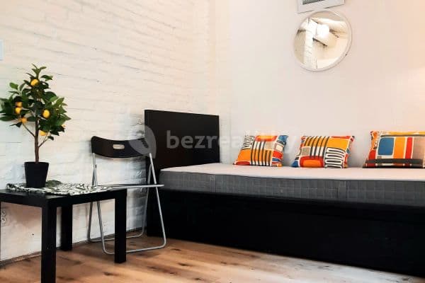 Studio flat to rent, 16 m², Vlkova, Praha Studio flat to rent, 16 m², Vlkova, Praha