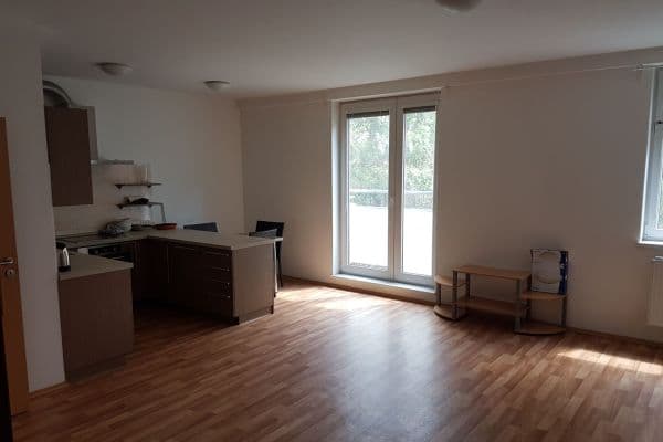 Studio flat to rent, 49 m², Novodvorská, Praha Studio flat to rent, 49 m², Novodvorská, Praha