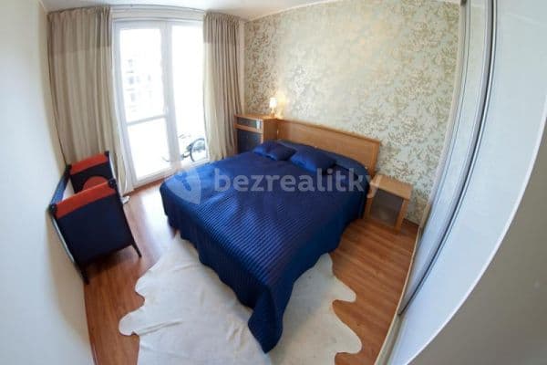 2 bedroom flat to rent, 65 m², 