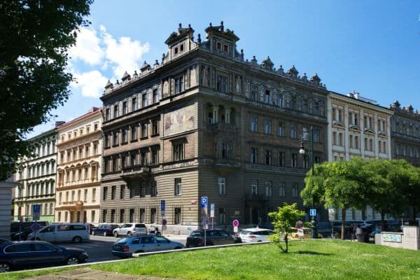 6 bedroom flat to rent, 130 m², Janáčkovo nábřeží, Praha 6 bedroom flat to rent, 130 m², Janáčkovo nábřeží, Praha