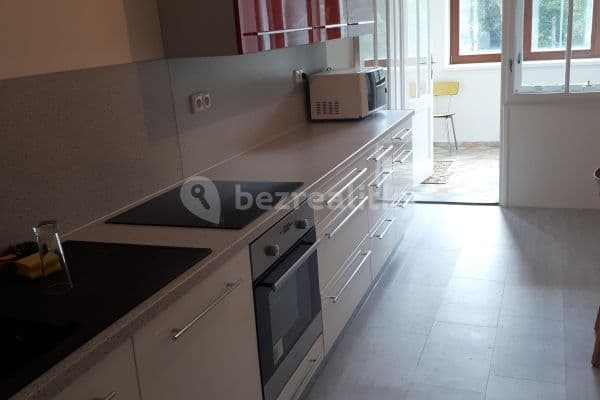 4 bedroom flat to rent, 120 m², Sadovského, Brno 4 bedroom flat to rent, 120 m², Sadovského, Brno