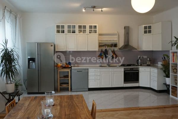 2 bedroom with open-plan kitchen flat to rent, 114 m², Moskevská, Praha 2 bedroom with open-plan kitchen flat to rent, 114 m², Moskevská, Praha