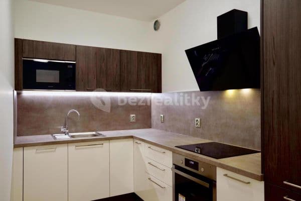 Studio flat to rent, 52 m², Zvěřinova, Praha Studio flat to rent, 52 m², Zvěřinova, Praha