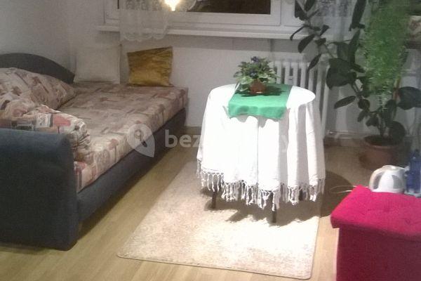 3 bedroom flat to rent, 12 m², Heranova, Hlavní město Praha