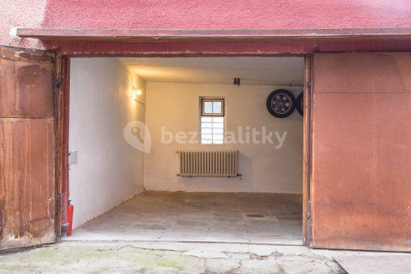 garage to rent, 15 m², Baarova, Prague, Prague