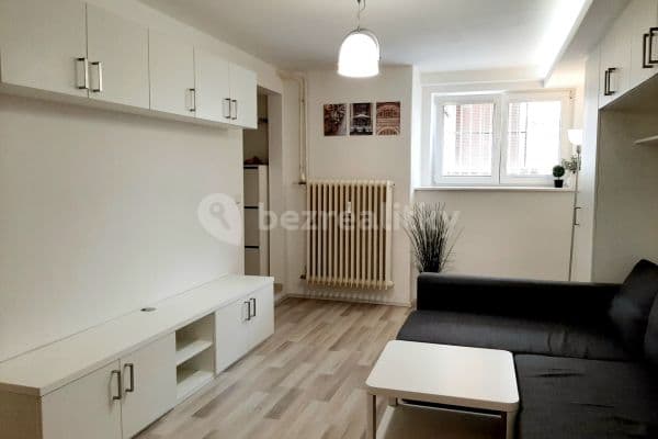 Studio flat to rent, 25 m², Bajkalská, Praha Studio flat to rent, 25 m², Bajkalská, Praha
