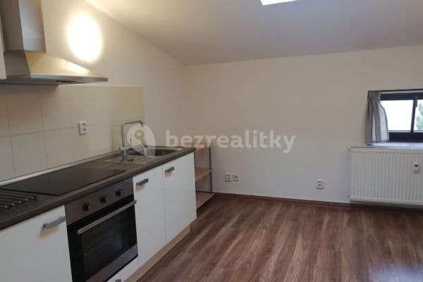 1 bedroom with open-plan kitchen flat to rent, 45 m², Husovo náměstí, Beroun