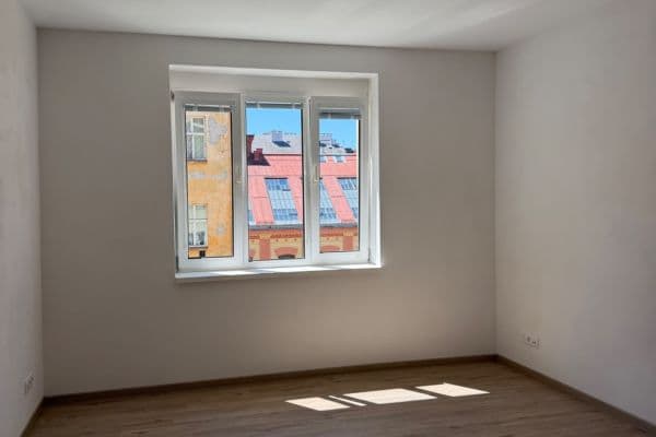 Studio flat to rent, 28 m², Vrázova, Studio flat to rent, 28 m², Vrázova,