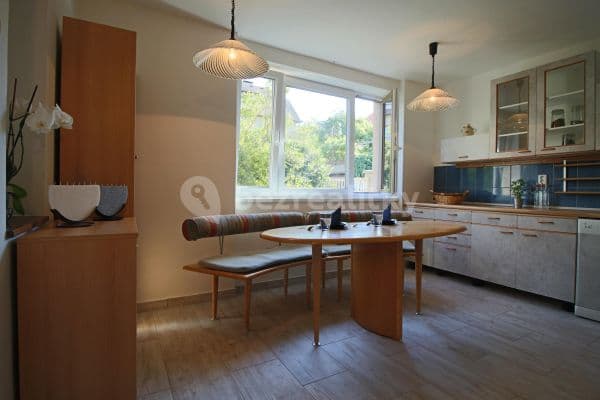 3 bedroom with open-plan kitchen flat to rent, 75 m², Nad Kuliškou, Prague, Prague