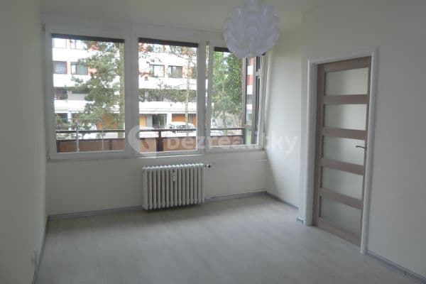 2 bedroom flat to rent, 54 m², Pod Zámečkem, Hradec Králové