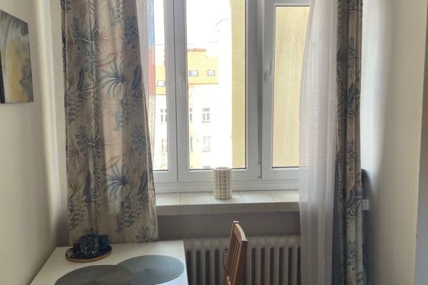 Small studio flat to rent, 27 m², Myslbekova, Praha Small studio flat to rent, 27 m², Myslbekova, Praha