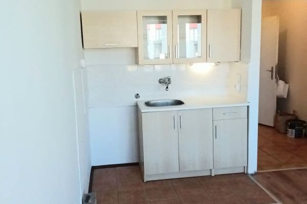 Small studio flat to rent, 28 m², Švehlova, Hlavní město Praha Small studio flat to rent, 28 m², Švehlova, Hlavní město Praha