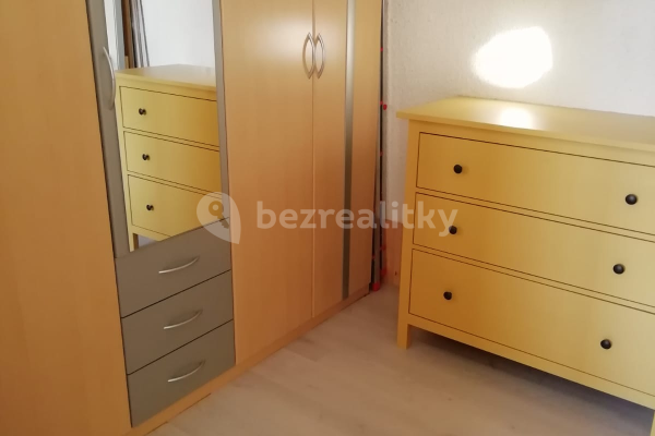 2 bedroom flat to rent, 48 m², Na Maninách, Praha