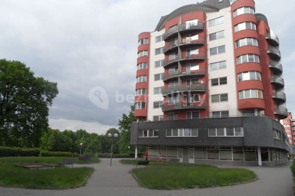 Studio flat to rent, 35 m², nábřeží Závodu míru, Pardubice Studio flat to rent, 35 m², nábřeží Závodu míru, Pardubice
