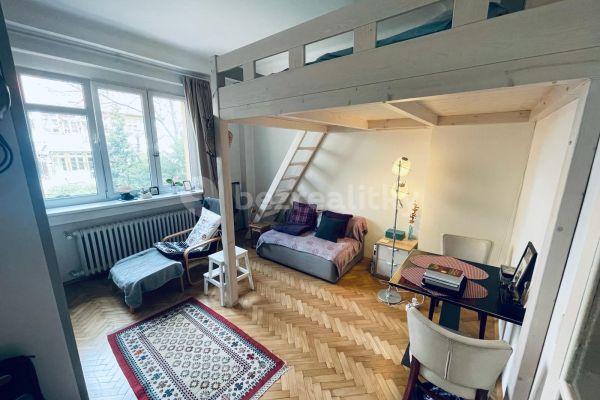 Small studio flat to rent, 28 m², Kozácká, Hlavní město Praha