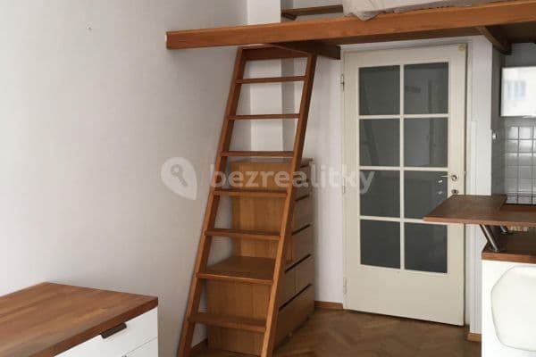 Small studio flat to rent, 25 m², Libická, Prague, Prague