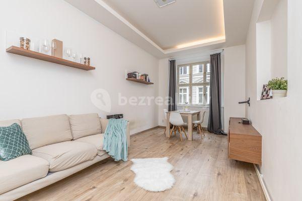 4 bedroom flat for sale, 91 m², Lidická, Praha