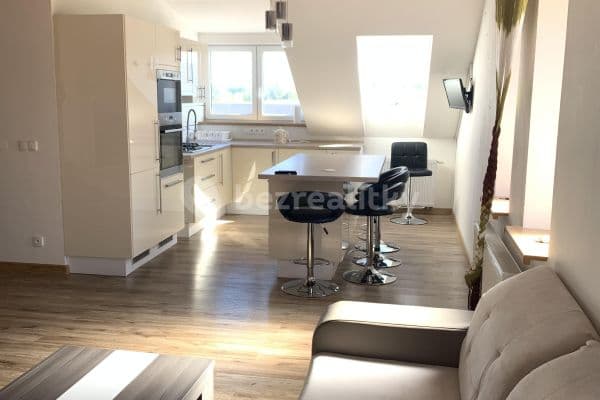 2 bedroom with open-plan kitchen flat to rent, 81 m², Schoellerova, Praha 2 bedroom with open-plan kitchen flat to rent, 81 m², Schoellerova, Praha