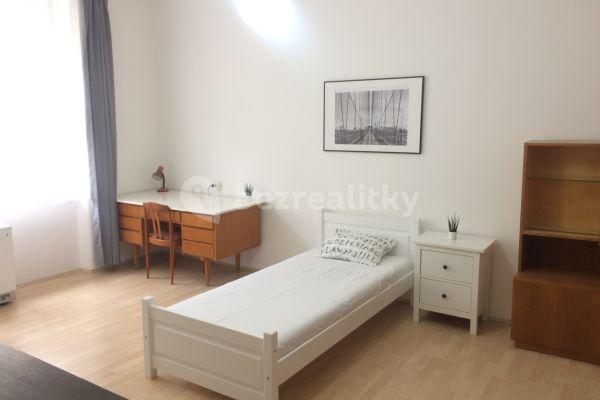 5 bedroom flat to rent, 22 m², Schnirchova, Praha