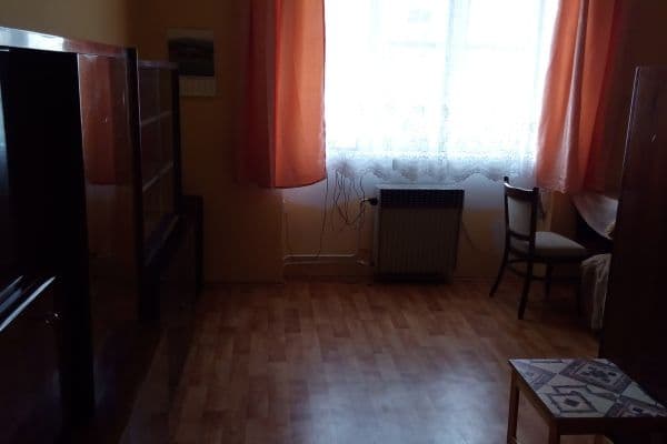 3 bedroom flat to rent, 22 m², Na Březince, Praha 3 bedroom flat to rent, 22 m², Na Březince, Praha