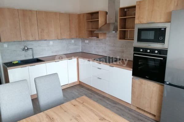 3 bedroom flat to rent, 82 m², U Husova sboru, Pardubice, Pardubický Region 3 bedroom flat to rent, 82 m², U Husova sboru, Pardubice, Pardubický Region